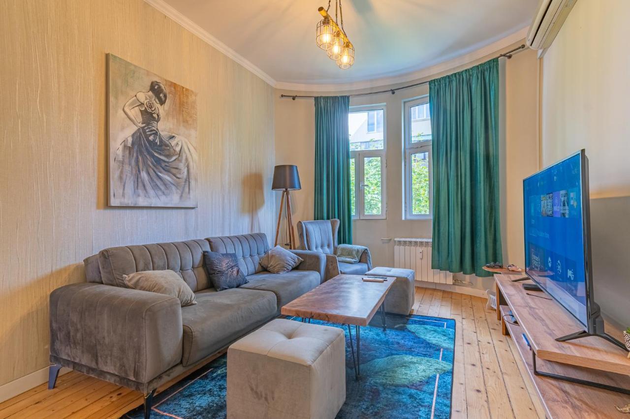 Ferienwohnung 5 Seconds Away From The Main Street, Free Secured Parking Sofia Exterior foto