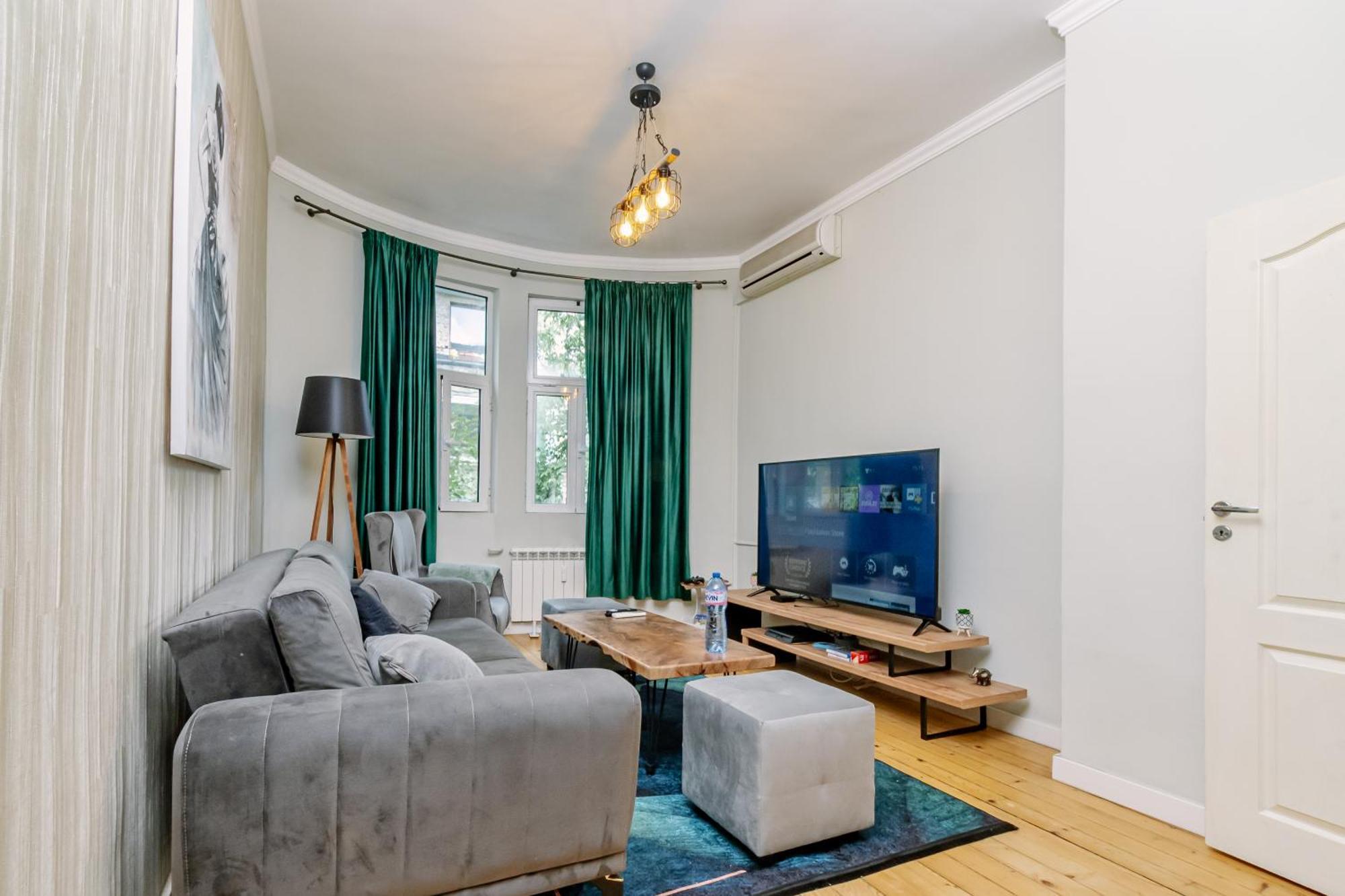 Ferienwohnung 5 Seconds Away From The Main Street, Free Secured Parking Sofia Exterior foto